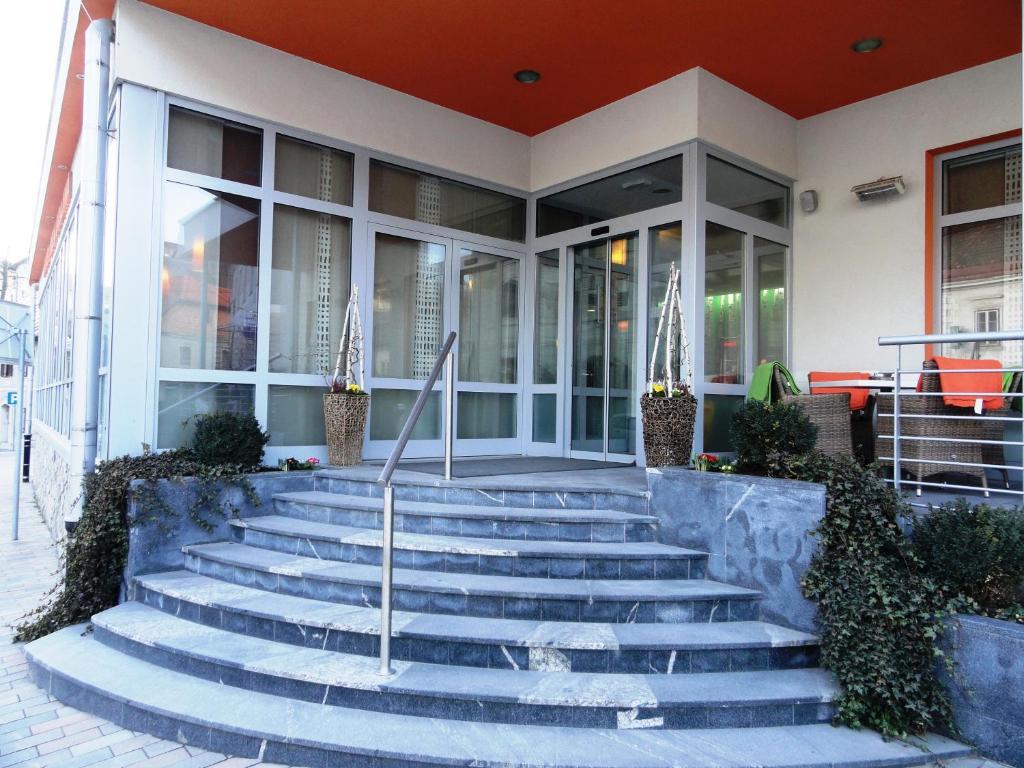 Hotel Bela Krajina Metlika Exteriör bild